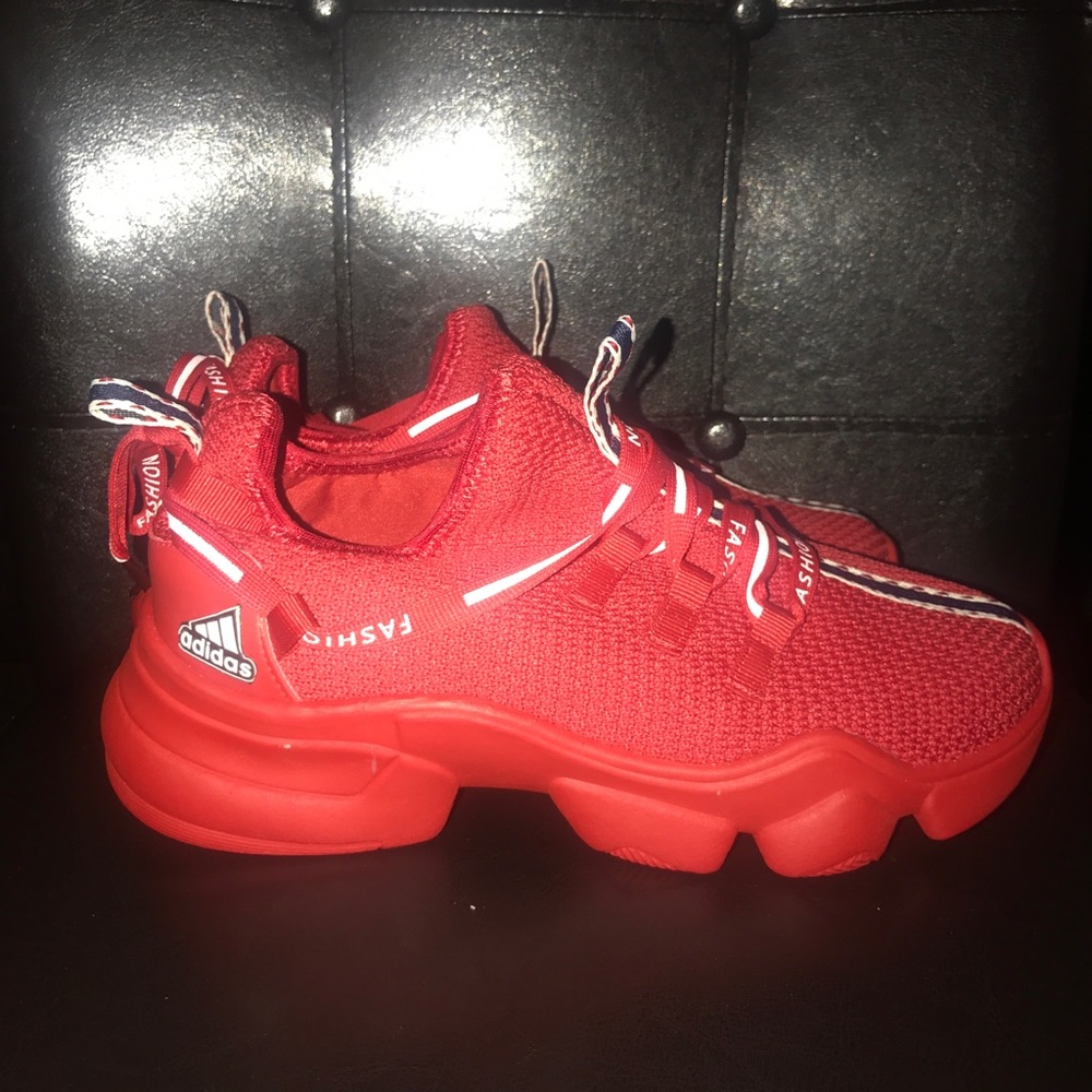 Ladies fashionable Addis’s sneakers